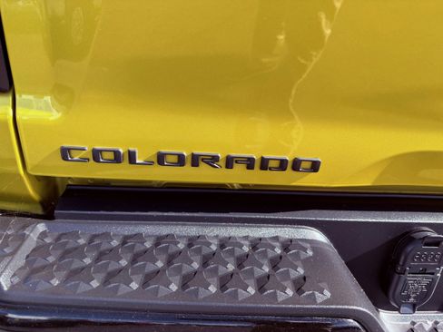 Used 2024 Chevrolet Colorado Trail Boss w/ Advanced Trailering Package image 45