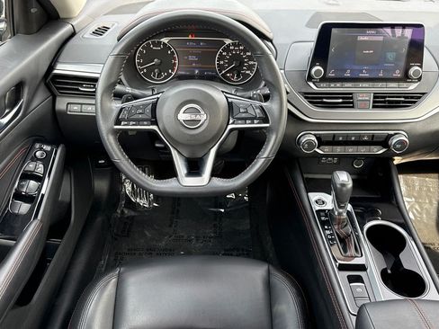 Used 2023 Nissan Altima 2.5 SR AWD/4WD image 17