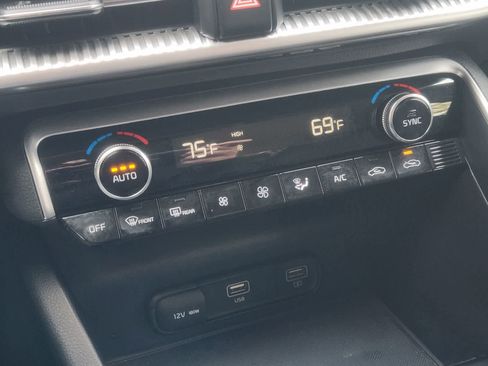 Used 2023 Kia K5 LXS image 18