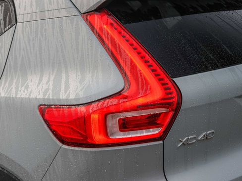 New 2025 Volvo XC40 B5 Plus w/ Protection Package Premier image 11