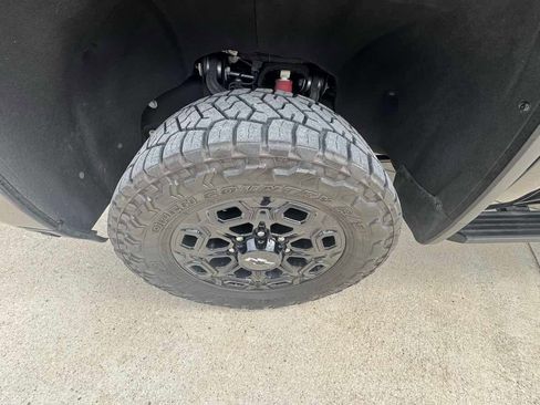 Used 2024 Chevrolet Silverado 2500 High Country w/ Midnight Edition image 40