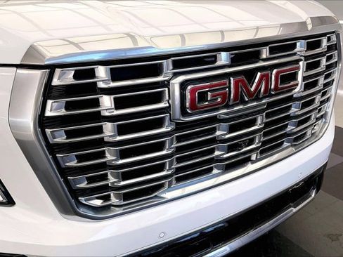 Used 2025 GMC Yukon XL Denali image 30