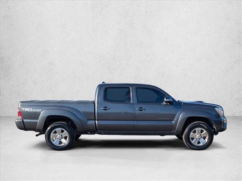 Used 2015 Toyota Tacoma PreRunner image 4