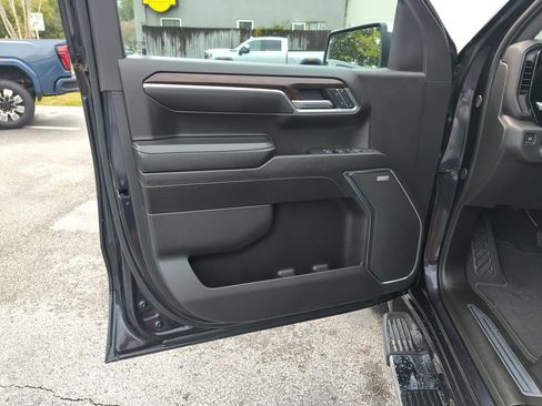Used 2024 GMC Sierra 1500 SLT RWD image 17