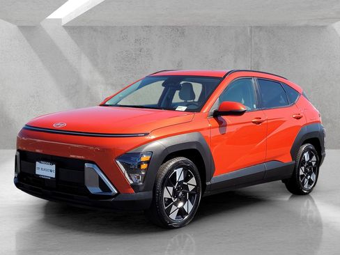 Used 2025 Hyundai Kona SEL FWD image 8