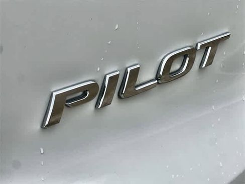 Certified 2022 Honda Pilot Black Edition image 8