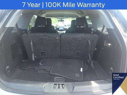Used 2023 Ford Explorer XLT w/ Equipment Group 202A AWD/4WD image 15