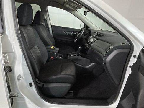 Used 2019 Nissan Rogue SV FWD image 30