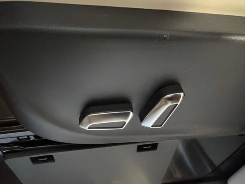 Used 2020 Mercedes-Benz Metris Passenger image 14
