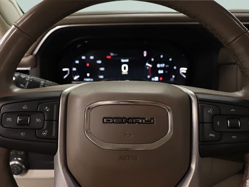 Used 2023 GMC Yukon XL Denali AWD/4WD image 13