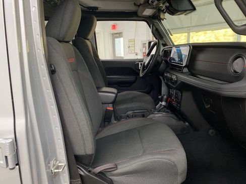 Used 2024 Jeep Wrangler Rubicon image 19
