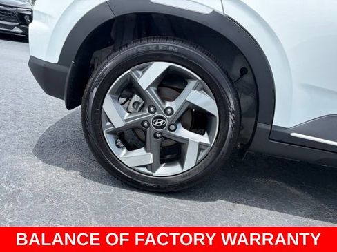 Used 2025 Hyundai Venue Limited FWD image 7