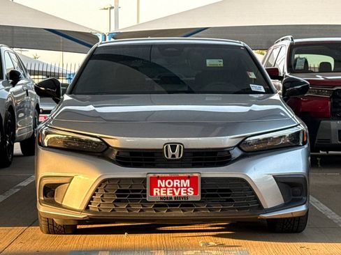 Used 2022 Honda Civic Sport image 2