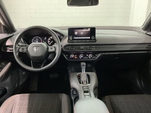 Used 2023 Honda HR-V Sport image 8