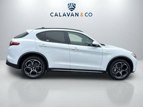 Used 2023 Alfa Romeo Stelvio Ti image 8