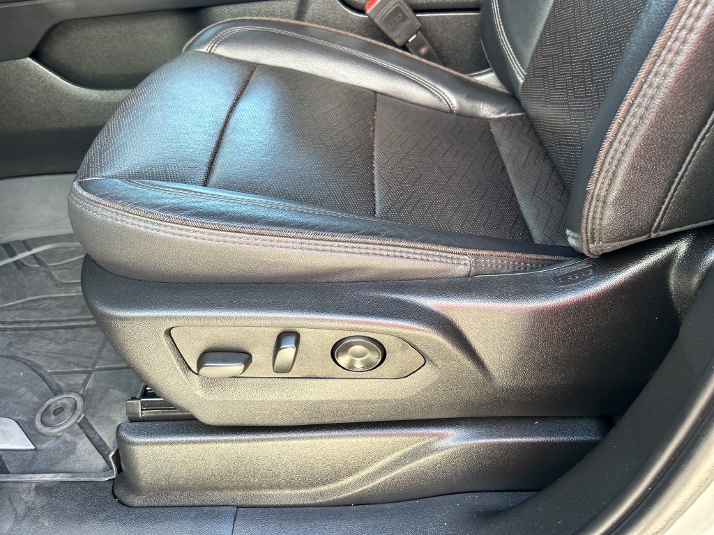 Used 2024 Chevrolet Tahoe High Country w/ Advanced Technology Package AWD/4WD image 32