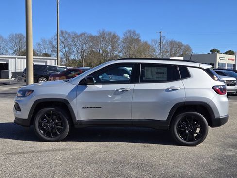 New 2026 Jeep Compass Latitude image 11