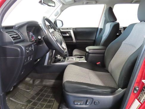 Used 2020 Toyota 4Runner SR5 AWD/4WD image 15