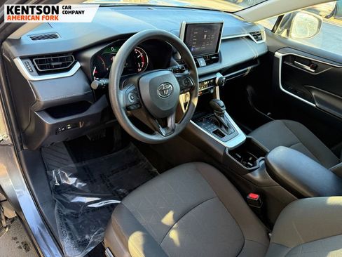 Used 2025 Toyota RAV4 XLE image 30