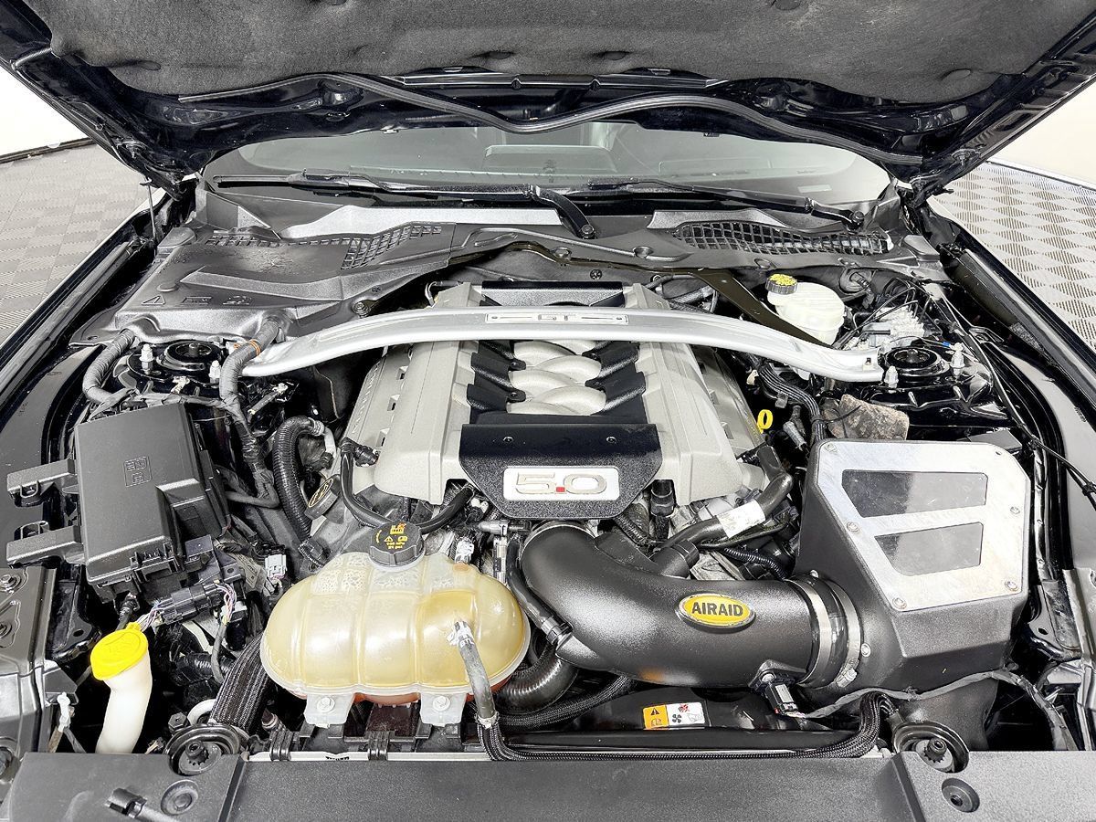 Used 2017 Ford Mustang GT Premium w/ GT Performance Package RWD image 19