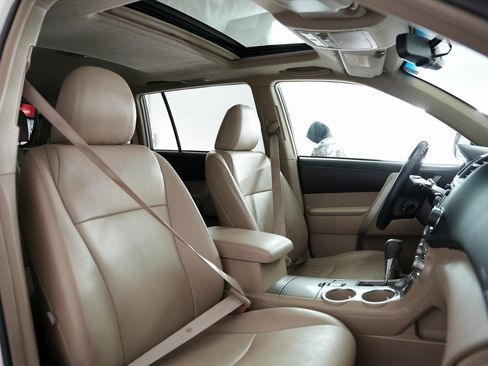 Used 2013 Toyota Highlander SE image 57