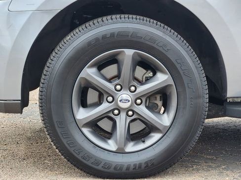 Used 2020 Ford Expedition XLT w/ FX4 Off-Road Package AWD/4WD image 9