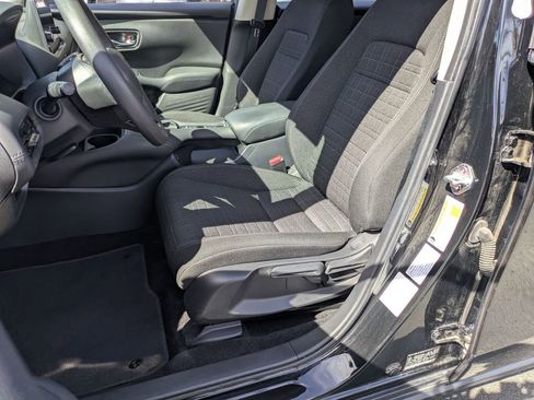 Used 2025 Honda HR-V LX image 14