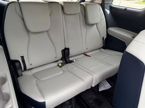 New 2026 Kia Carnival SX image 6