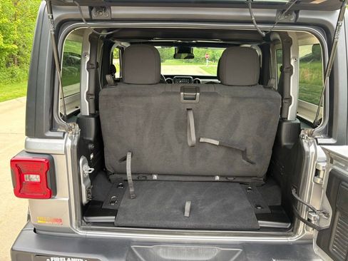 Used 2020 Jeep Wrangler Sport AWD/4WD image 37