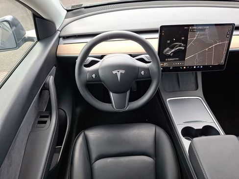 Used 2022 Tesla Model Y Long Range AWD/4WD image 12