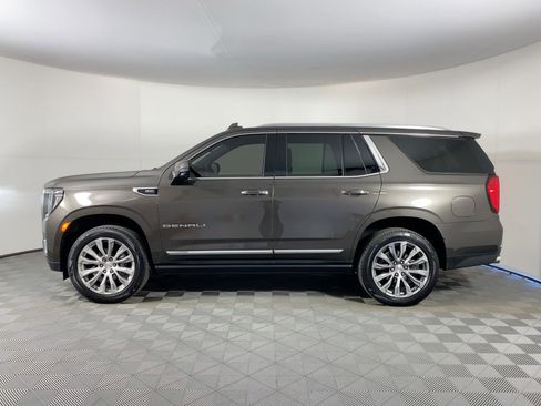 Used 2021 GMC Yukon Denali w/ Denali Premium Package image 2