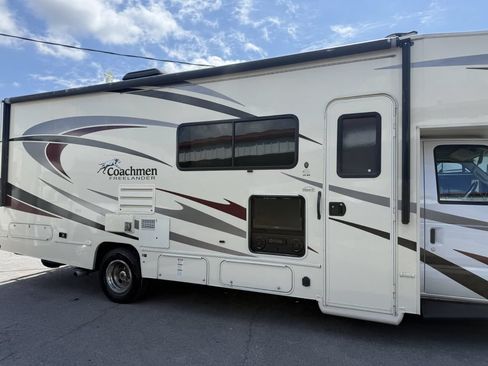 Used 2017 Ford E-450 and Econoline 450 Super Duty w/ Motorhome Prep Package RWD image 30