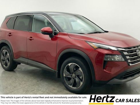 Used 2025 Nissan Rogue SV image 1