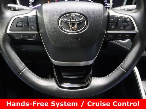 Certified 2023 Toyota Highlander XSE image 25