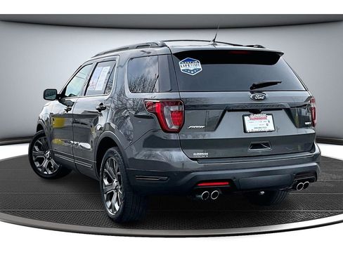 Used 2018 Ford Explorer Sport image 2