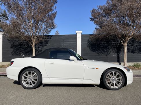 Used 2006 Honda S2000 image 11