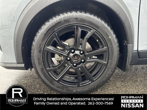Used 2023 Nissan Kicks SR w/ SR Premium Package FWD image 10