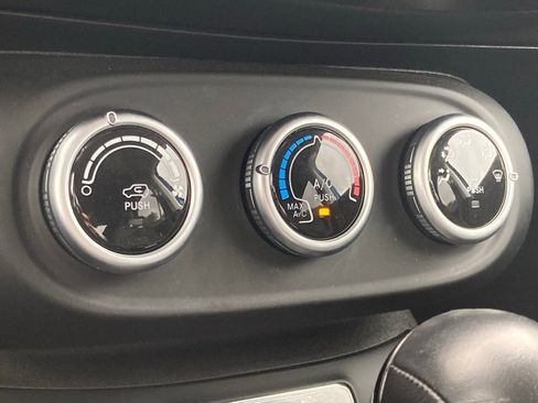 Used 2022 FIAT 500X Trekking image 23