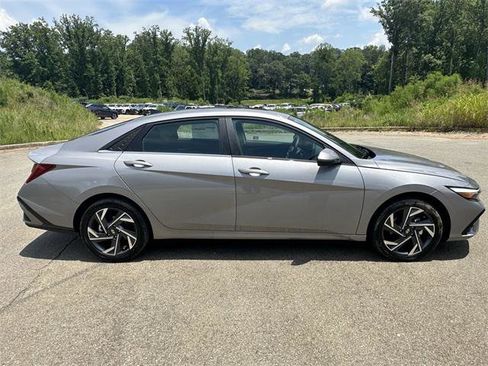 New 2025 Hyundai Elantra Limited image 6