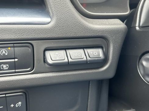 Used 2023 Chevrolet Suburban High Country AWD/4WD image 28