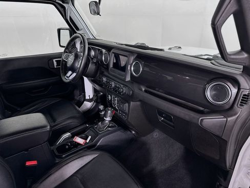 Used 2021 Jeep Wrangler Unlimited Sahara image 38