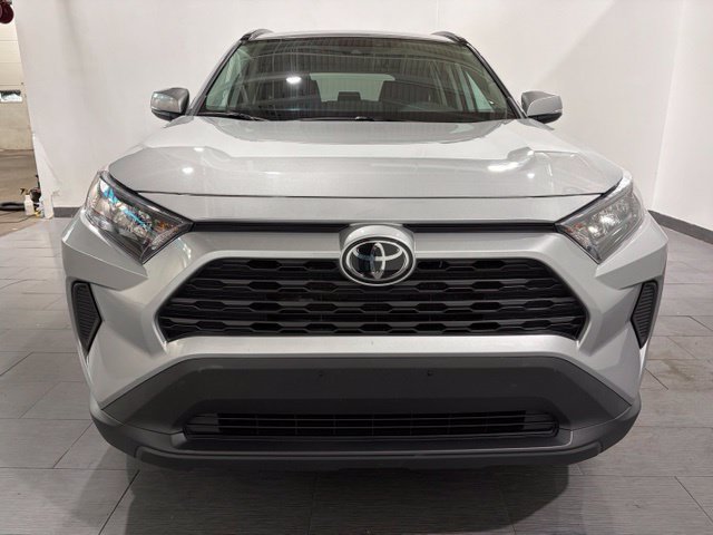 Used 2019 Toyota RAV4 LE w/ Carpet Mat Package FWD image 8