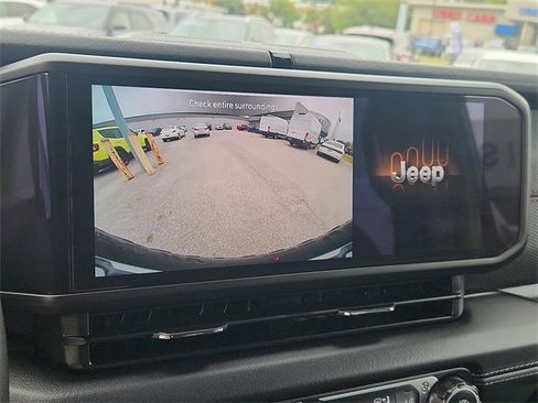 Used 2025 Jeep Wrangler Rubicon w/ Safety Group image 10