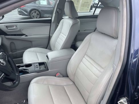 Used 2017 Toyota Camry XLE FWD image 19