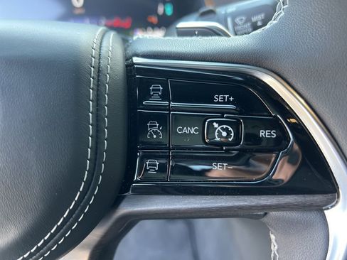 New 2024 Jeep Grand Cherokee Overland w/ Luxury Tech Group IV image 15