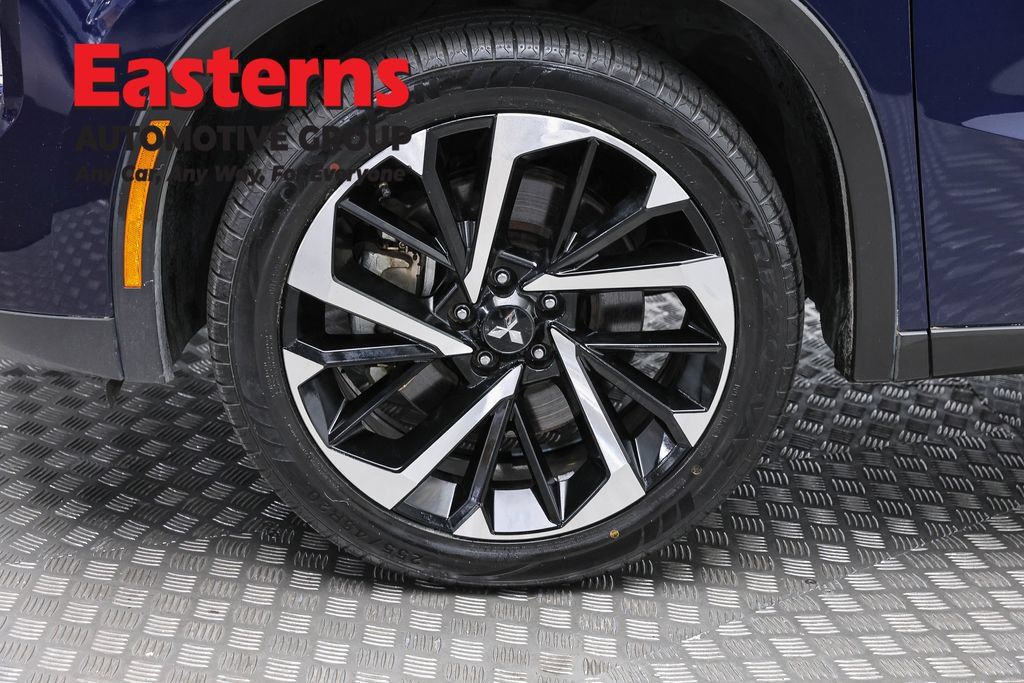 Used 2023 Mitsubishi Outlander SE AWD/4WD image 35
