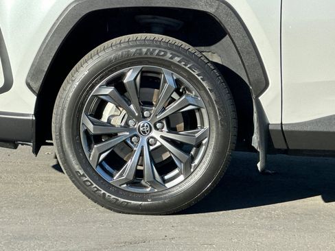 Used 2023 Toyota RAV4 XLE Premium image 25