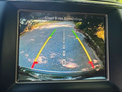 Used 2015 Jeep Grand Cherokee Overland w/ Advanced Technology Group AWD/4WD image 28
