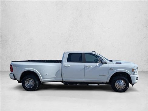 Used 2022 RAM 3500 Laramie AWD/4WD image 4