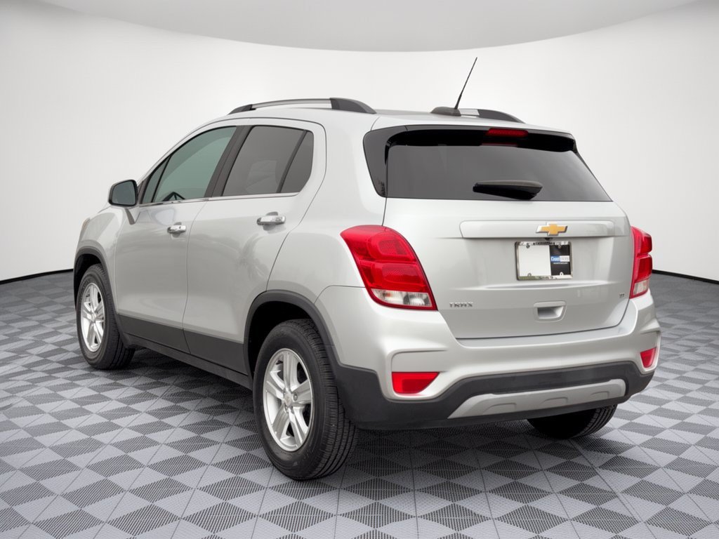 Used 2018 Chevrolet Trax LT w/ LT Convenience Package FWD image 3